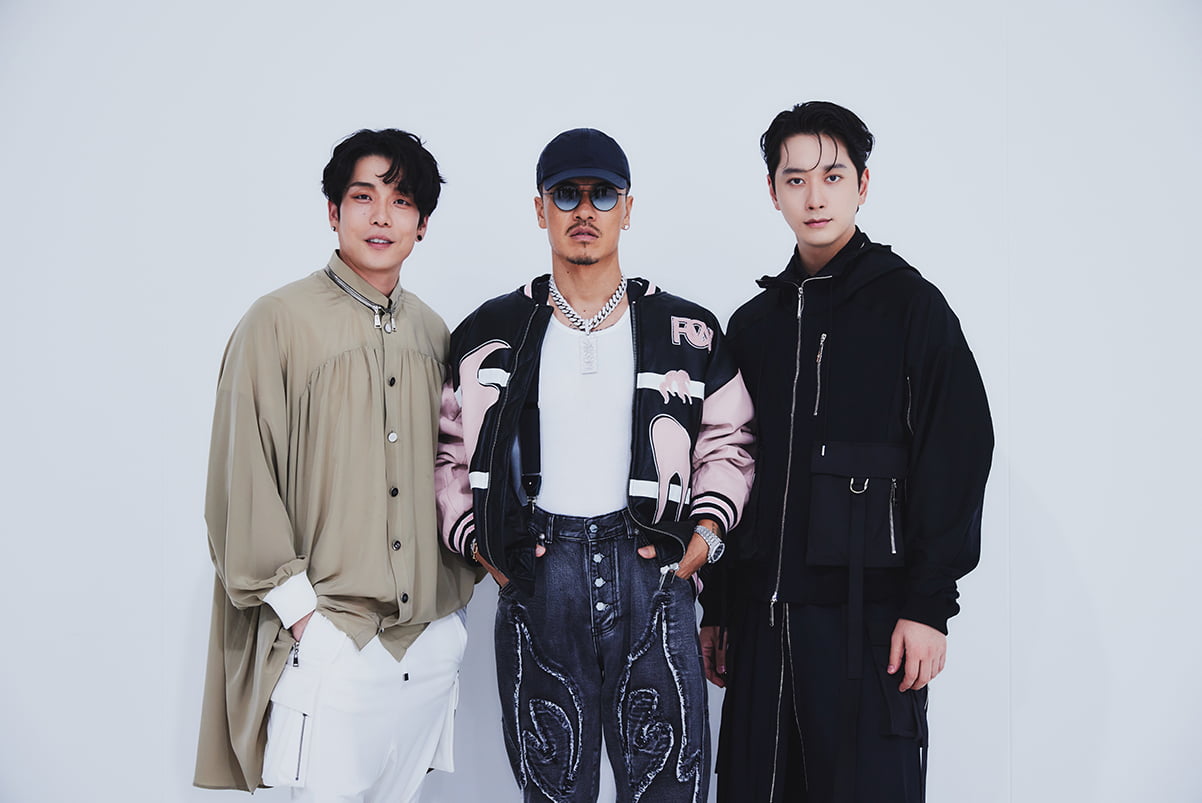 CHANSUNG(2PM) & AK-69 feat. CHANGMIN(2AM)/Into the Fire